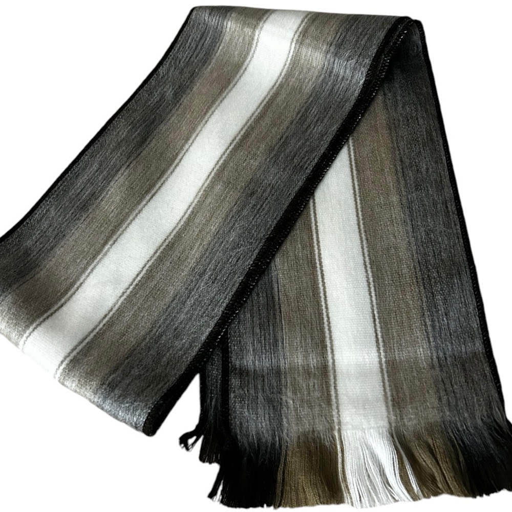 Beautiful alpaca scarf from Ecuador - Picture 3 of 11